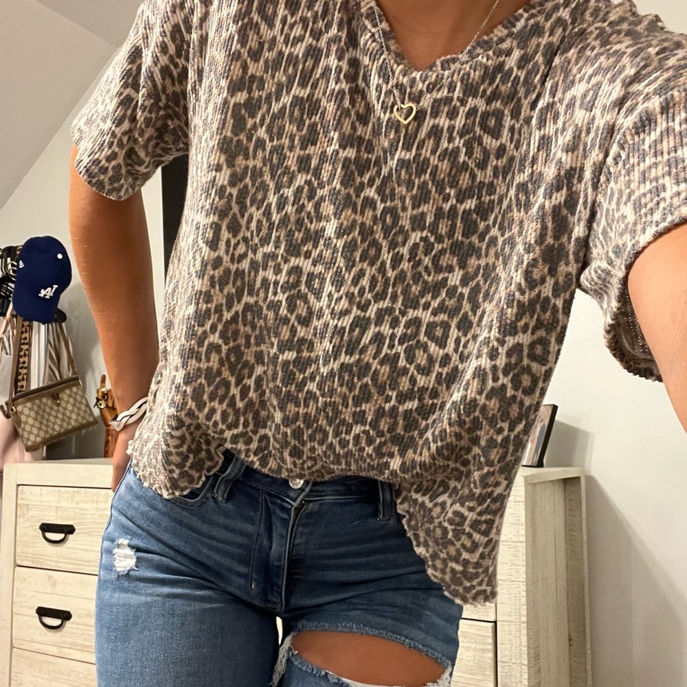 American Eagle Cheetah Print Top